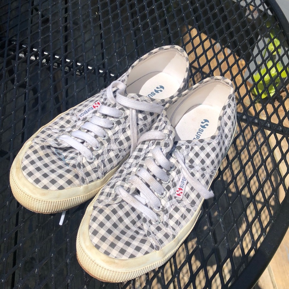 Super cute tennis shoes
